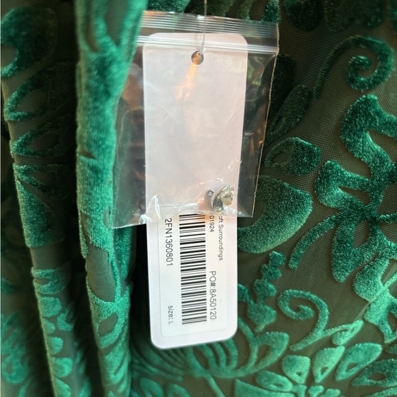 SOFT SURROUNDINGS Green Floral Print Velvet Turtleneck Long Sleeve Top SZ L NWT - Picture 5 of 11